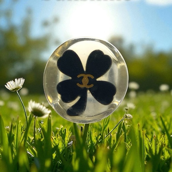 Authentic Vintage CHANEL Lucite Ring LUCKYClover Extremely Rare-Collectors Dream - Picture 13 of 15